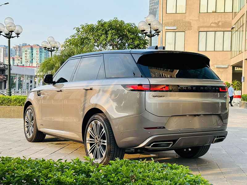 Giá xe Range Rover Sport 2024