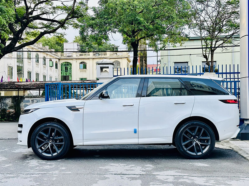 Thân xe xe Range Rover Sport 2024