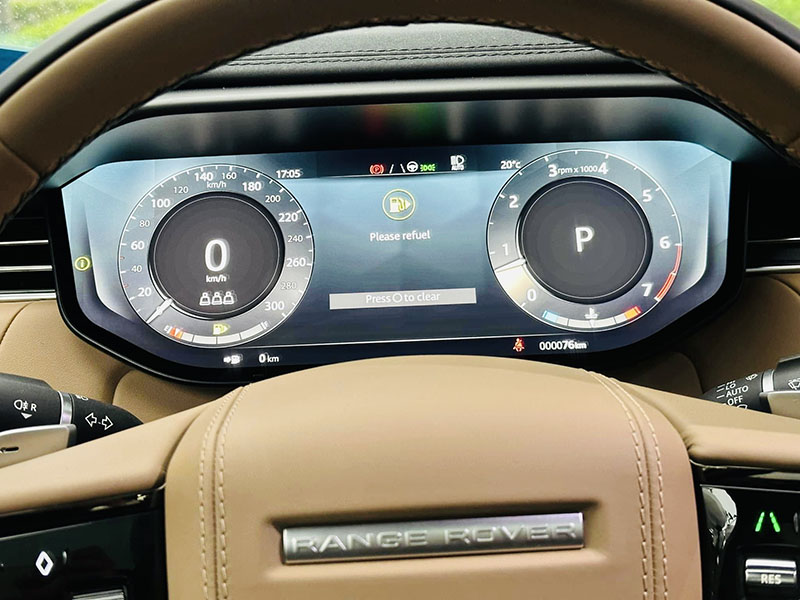 Màn hình sau vô lăng xe Range Rover Sport 2024
